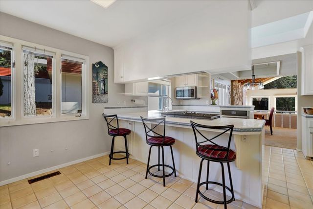 17789 Jayhawk Dr, Penn Valley, CA 95946