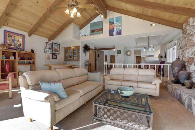 17789 Jayhawk Dr, Penn Valley, CA 95946
