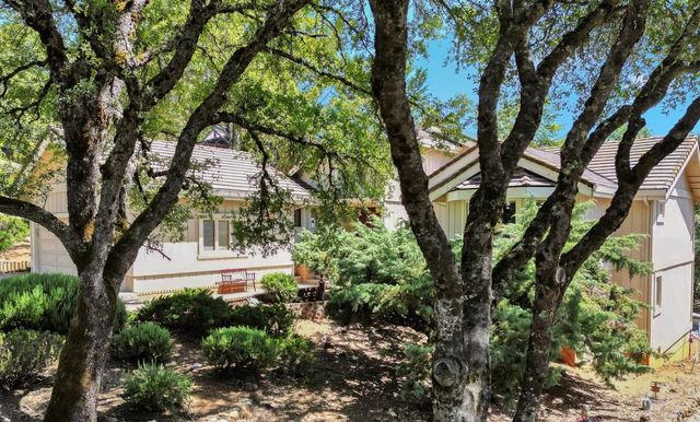17789 Jayhawk Dr, Penn Valley, CA 95946