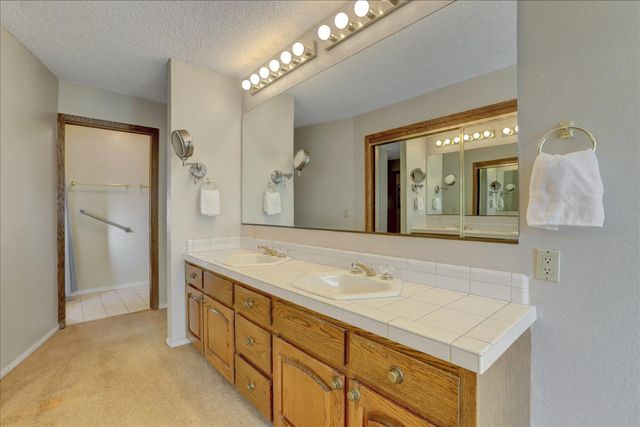 17789 Jayhawk Dr, Penn Valley, CA 95946