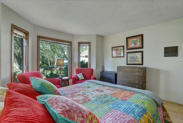 17789 Jayhawk Dr, Penn Valley, CA 95946