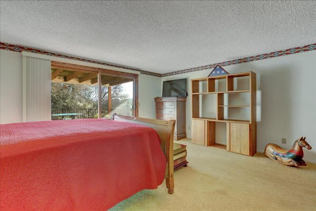 17789 Jayhawk Dr, Penn Valley, CA 95946