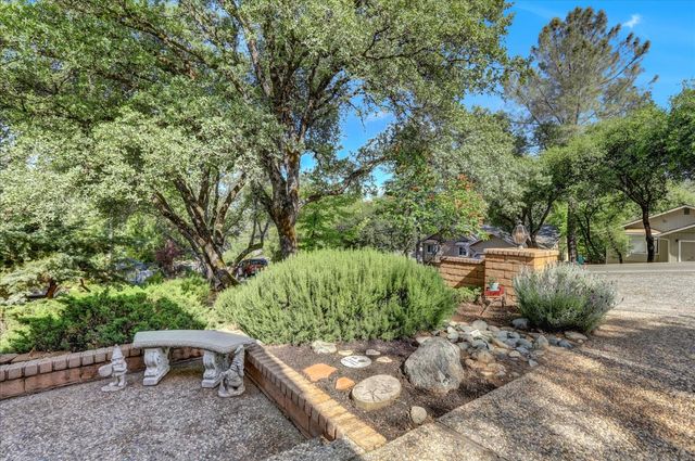 17789 Jayhawk Dr, Penn Valley, CA 95946
