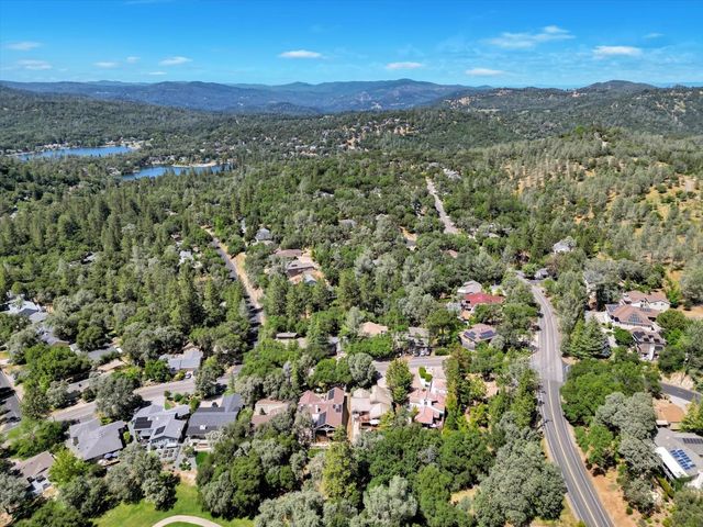 17789 Jayhawk Dr, Penn Valley, CA 95946