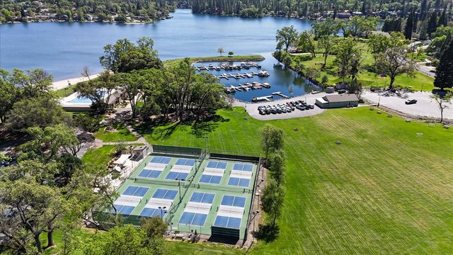 17789 Jayhawk Dr, Penn Valley, CA 95946