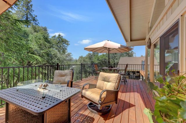 17789 Jayhawk Dr, Penn Valley, CA 95946