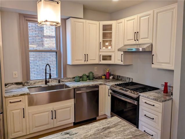 7121 Race St, Homewood Brushton, PA 15208