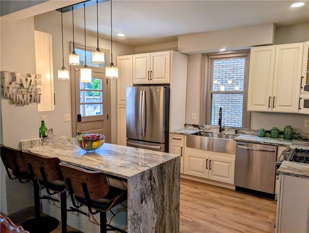 7121 Race St, Homewood Brushton, PA 15208