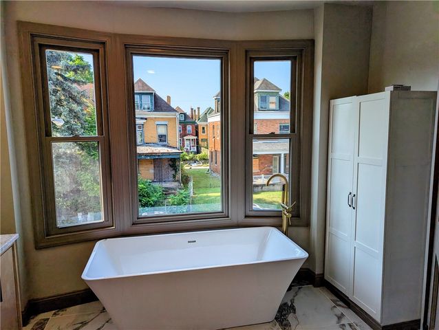 7121 Race St, Homewood Brushton, PA 15208