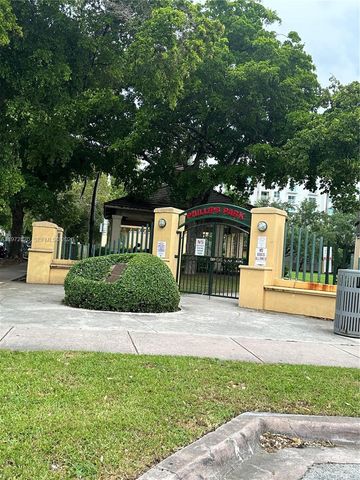 124 Mendoza Ave 2A, Coral Gables, FL 33134