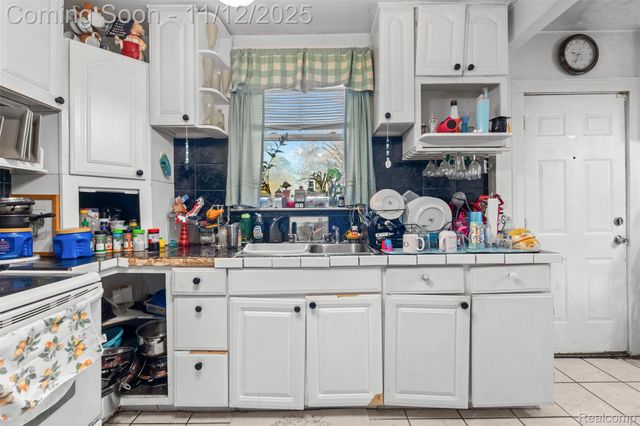 7705 Braile Street, Detroit, MI 48228