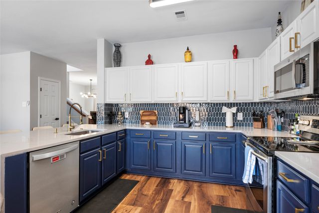 13713 Lost Spurs Road, Fort Worth, TX 76262