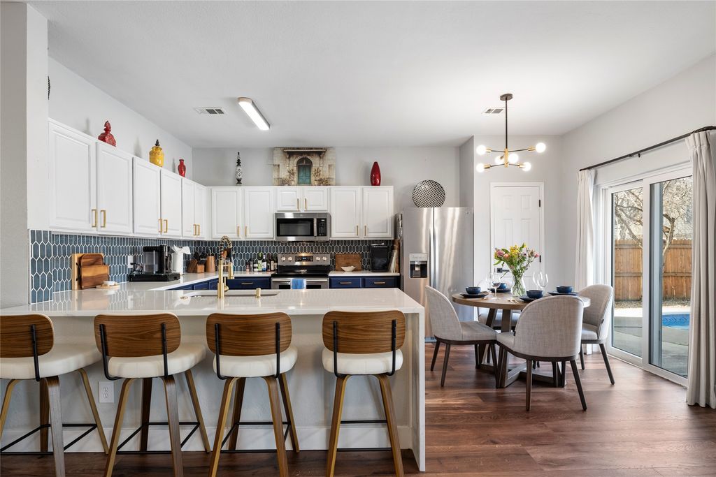 13713 Lost Spurs Road, Fort Worth, TX 76262