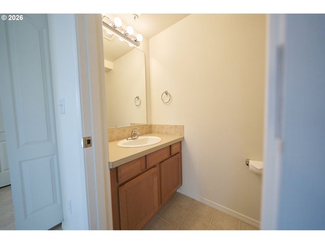 3317 Se 122ND Ave Se 9, Portland, OR 97236