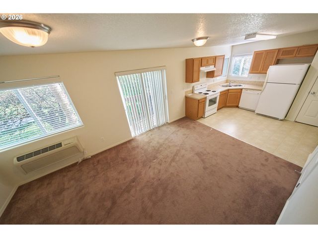 3317 Se 122ND Ave Se 9, Portland, OR 97236