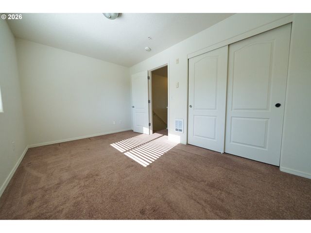 3317 Se 122ND Ave Se 9, Portland, OR 97236