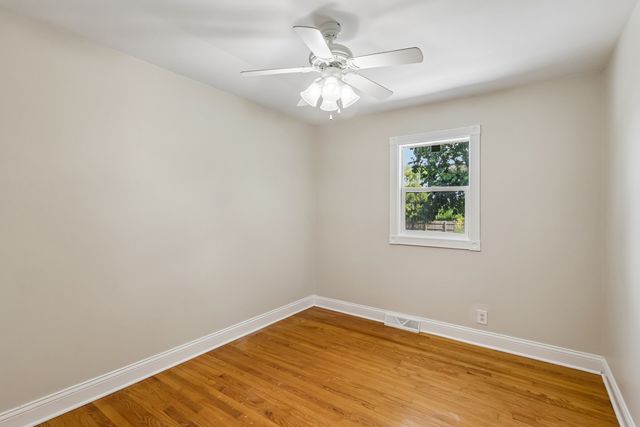 520 Woodlyn Drive, Aurora, IL 60505