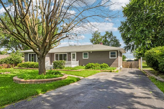 520 Woodlyn Drive, Aurora, IL 60505