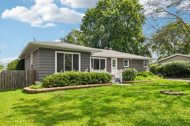 520 Woodlyn Drive, Aurora, IL 60505