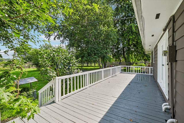 520 Woodlyn Drive, Aurora, IL 60505