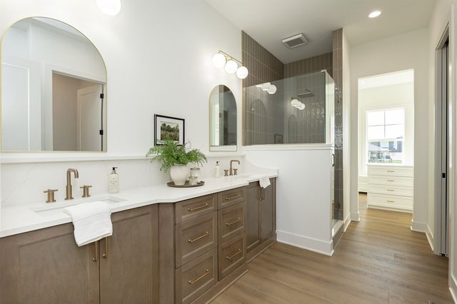 3927 Westgate Parkway, Clive, IA 50325