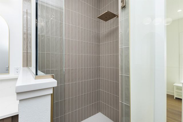 3927 Westgate Parkway, Clive, IA 50325