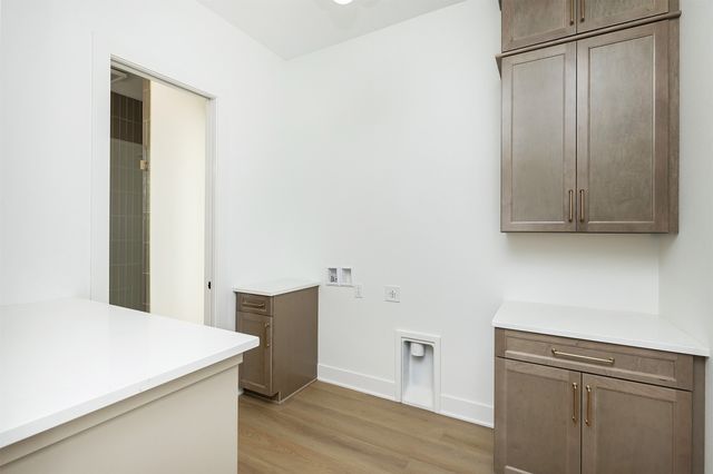 3927 Westgate Parkway, Clive, IA 50325