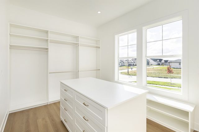 3927 Westgate Parkway, Clive, IA 50325