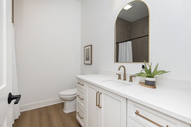 3927 Westgate Parkway, Clive, IA 50325