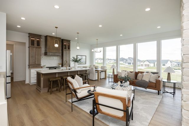 3927 Westgate Parkway, Clive, IA 50325