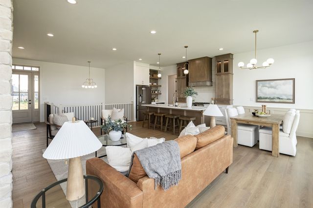 3927 Westgate Parkway, Clive, IA 50325