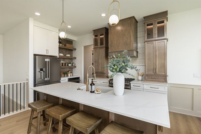 3927 Westgate Parkway, Clive, IA 50325