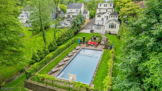 215 Kent Place Blvd, Summit City, NJ 07901