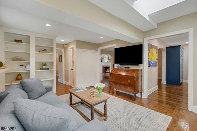 215 Kent Place Blvd, Summit City, NJ 07901