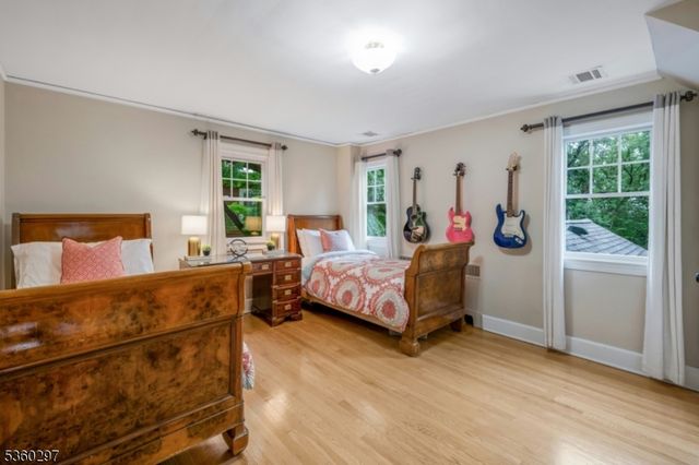 215 Kent Place Blvd, Summit City, NJ 07901