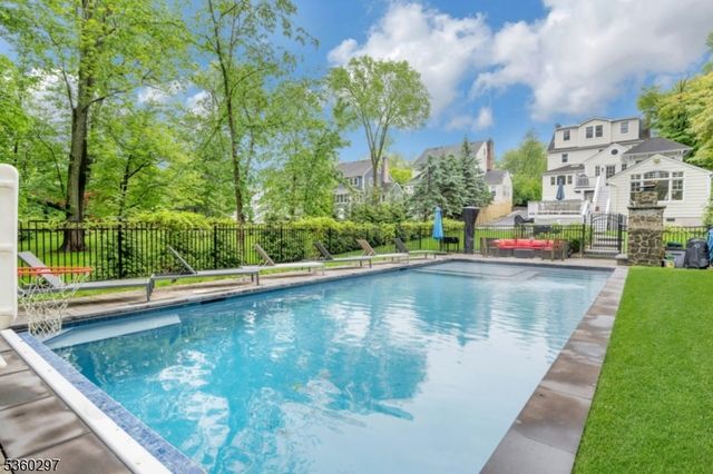 215 Kent Place Blvd, Summit City, NJ 07901