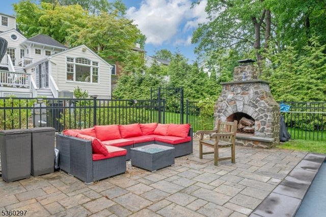 215 Kent Place Blvd, Summit City, NJ 07901