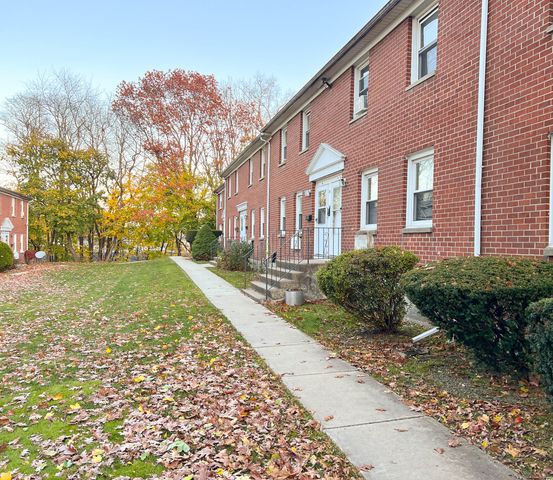 32 Karen Court b, Bridgeport, CT 06606