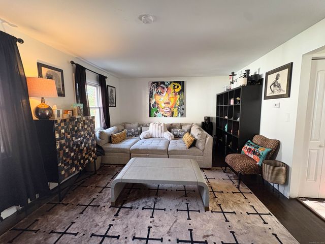 32 Karen Court b, Bridgeport, CT 06606