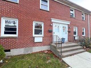 32 Karen Court b, Bridgeport, CT 06606