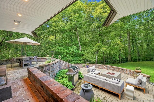 543 Scarborough Road, Briarcliff Manor, NY 10510