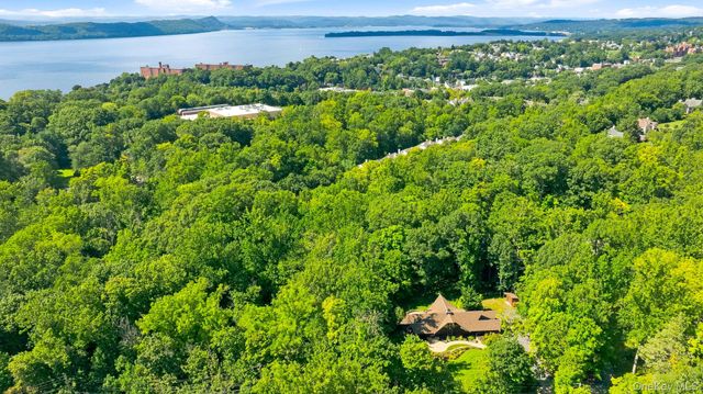 543 Scarborough Road, Briarcliff Manor, NY 10510