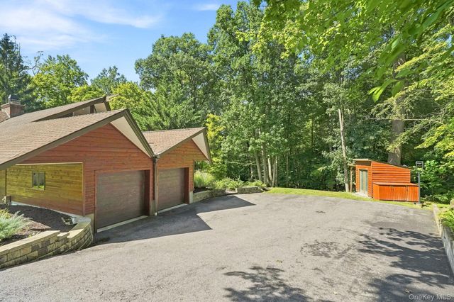 543 Scarborough Road, Briarcliff Manor, NY 10510