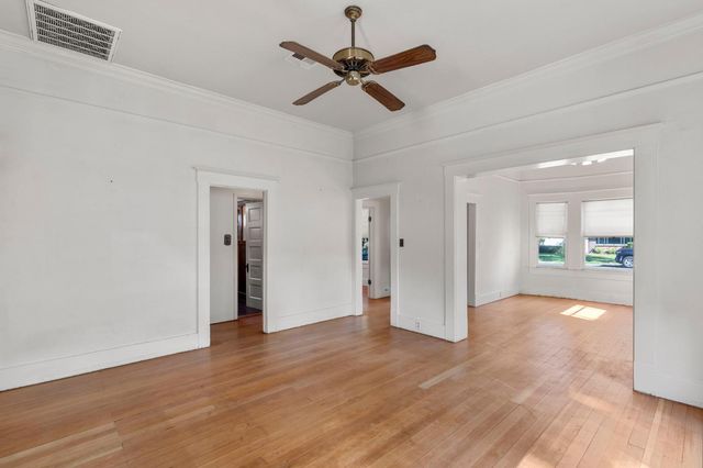 201 Poplar Ave, Modesto, CA 95354