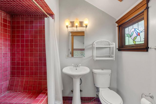 201 Poplar Ave, Modesto, CA 95354