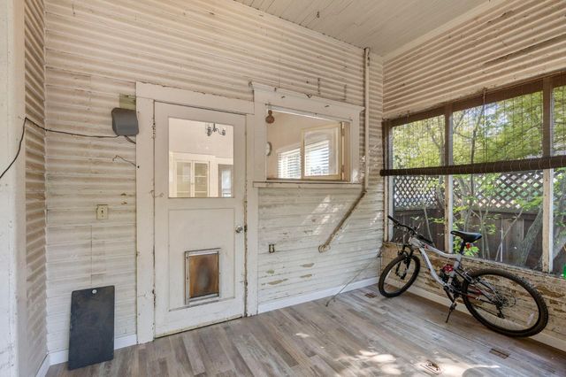 201 Poplar Ave, Modesto, CA 95354