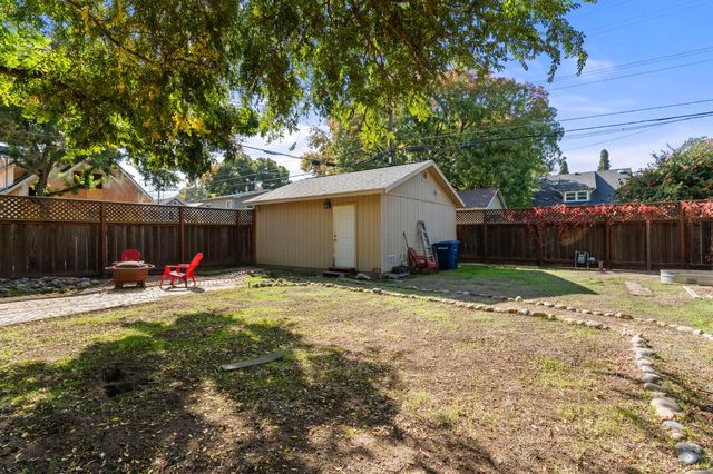 201 Poplar Ave, Modesto, CA 95354
