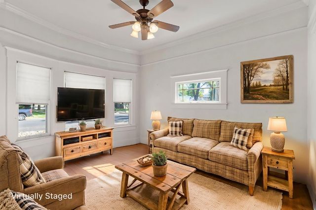 201 Poplar Ave, Modesto, CA 95354