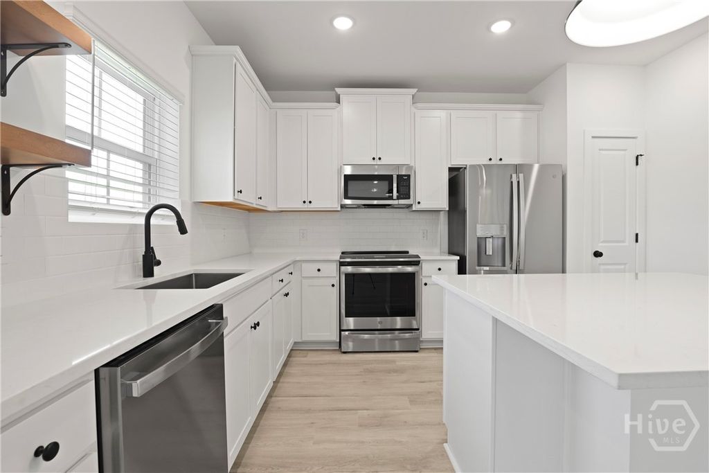 Image 8 of property listing at 286 Kingswood Circle, Savannah, GA 31302