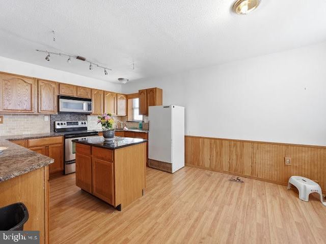 2384 WINSLOW RD, Williamstown, NJ 08094